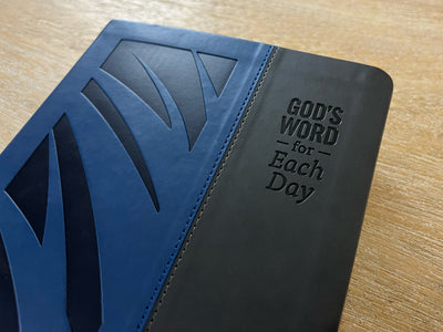 Deluxe GOD’S WORD for Each Day: Reading Plan Bible (Case of 12 Copies)
